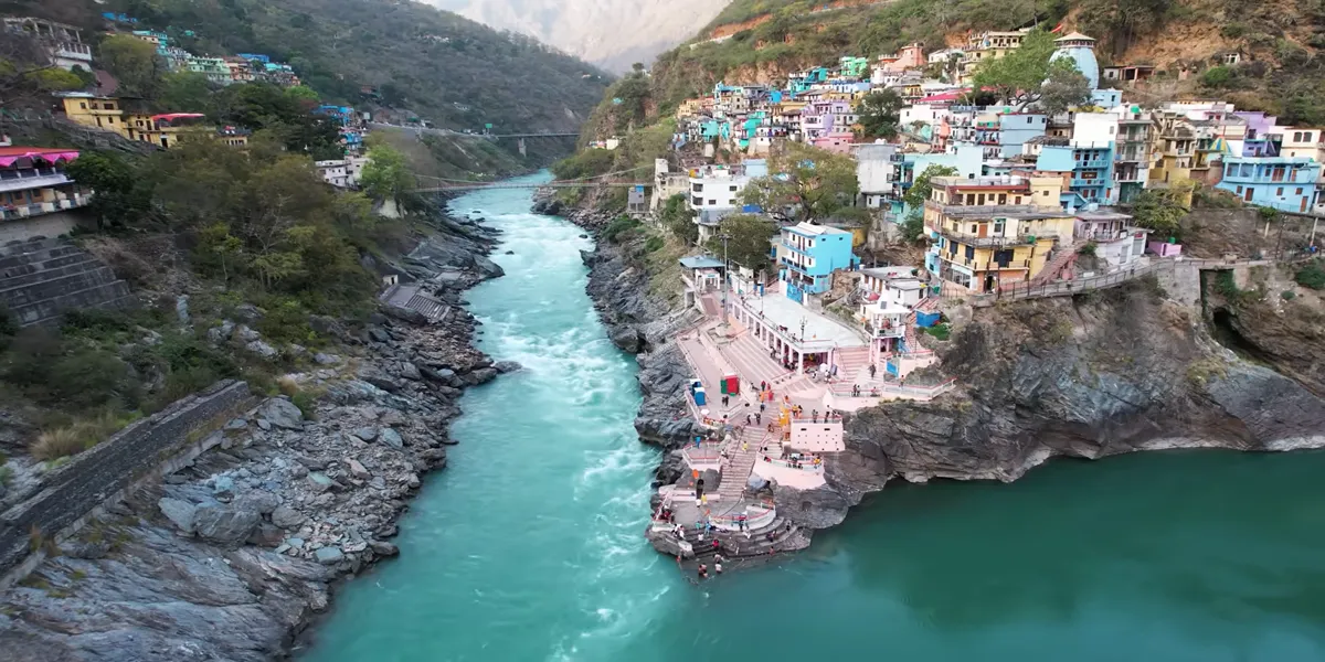 devprayag sangam in uttarakhand sacred confluence of alaknanda and bhagirathi origin point of river ganga