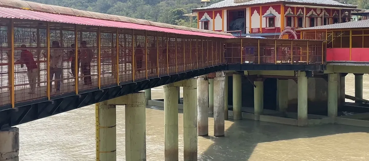 maa dhari devi temple foot over bridge on Alaknanda river