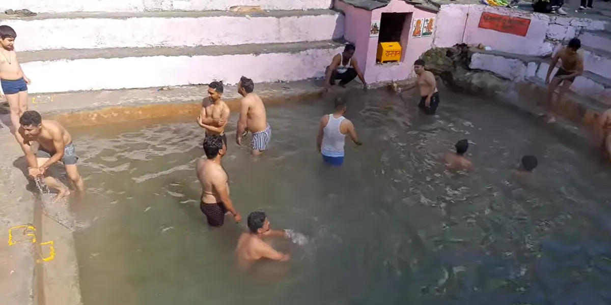 gauri kund a natural hot spring in uttarakhand