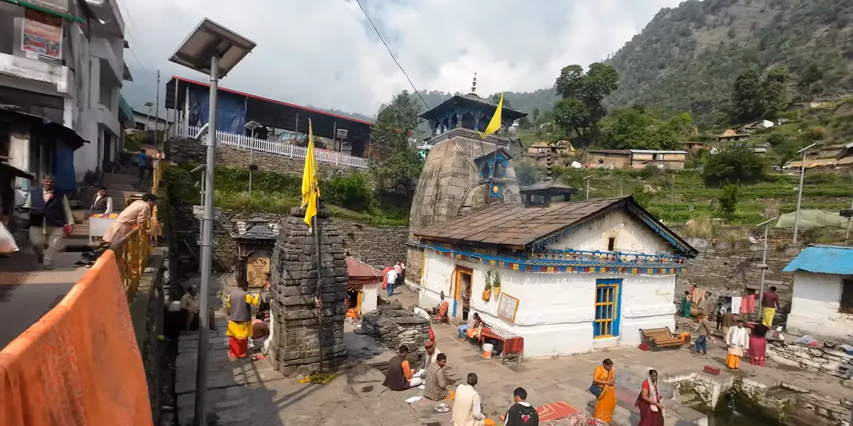triyuginarayan temple near gaurikund shiva marriage place