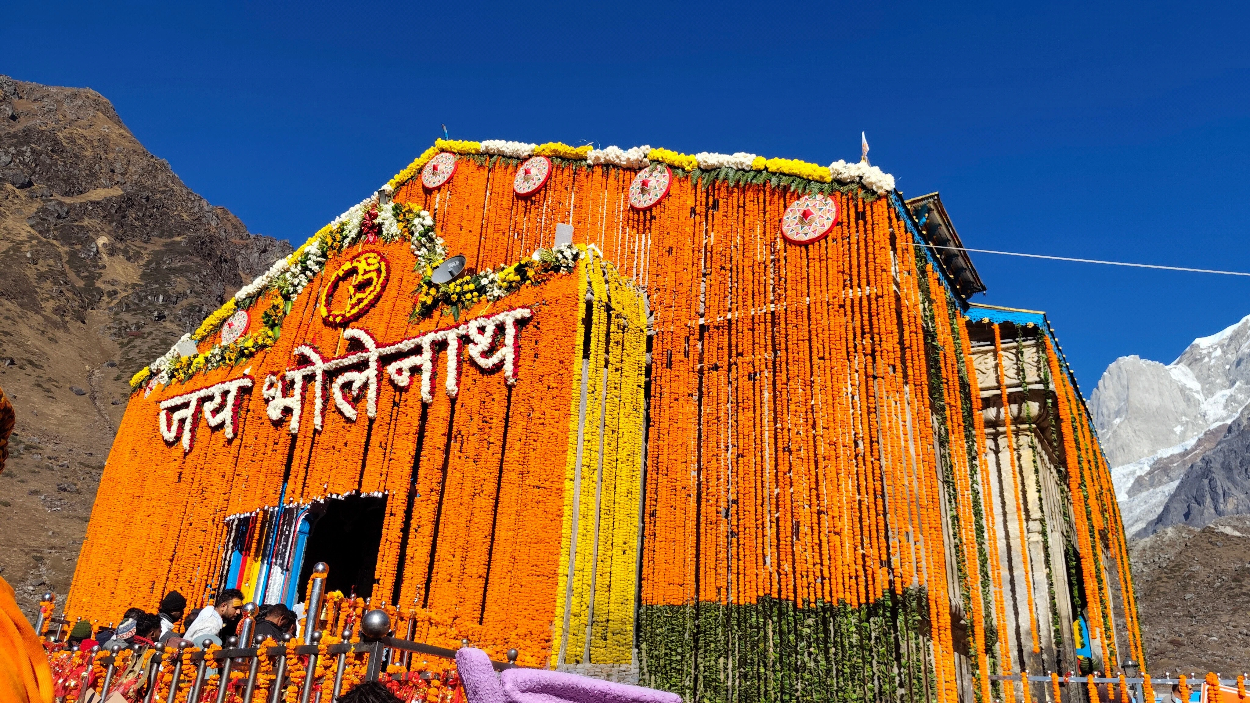 kedarnath temple view with flowers decoration