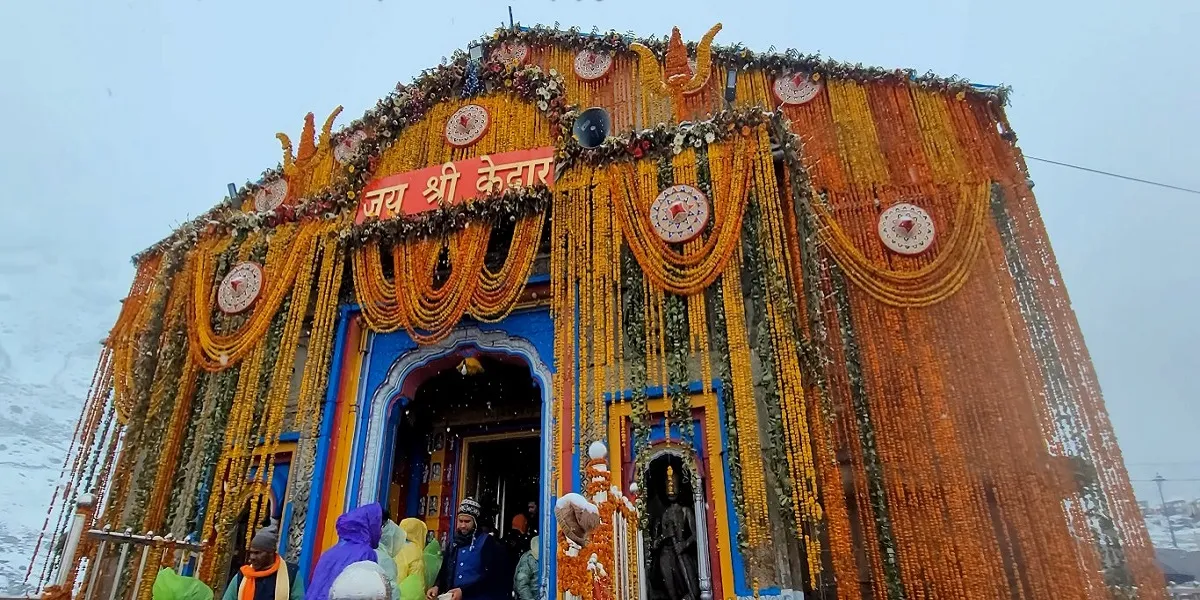 kedarnath image docarated with flower
