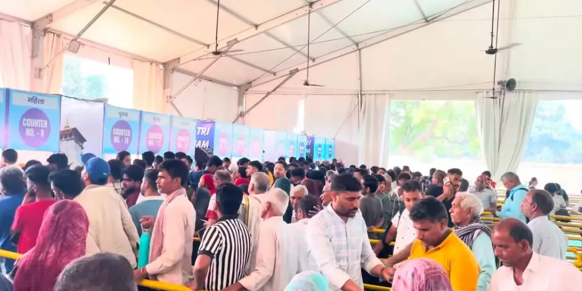 “Crowd at offline registration counter at haridwar