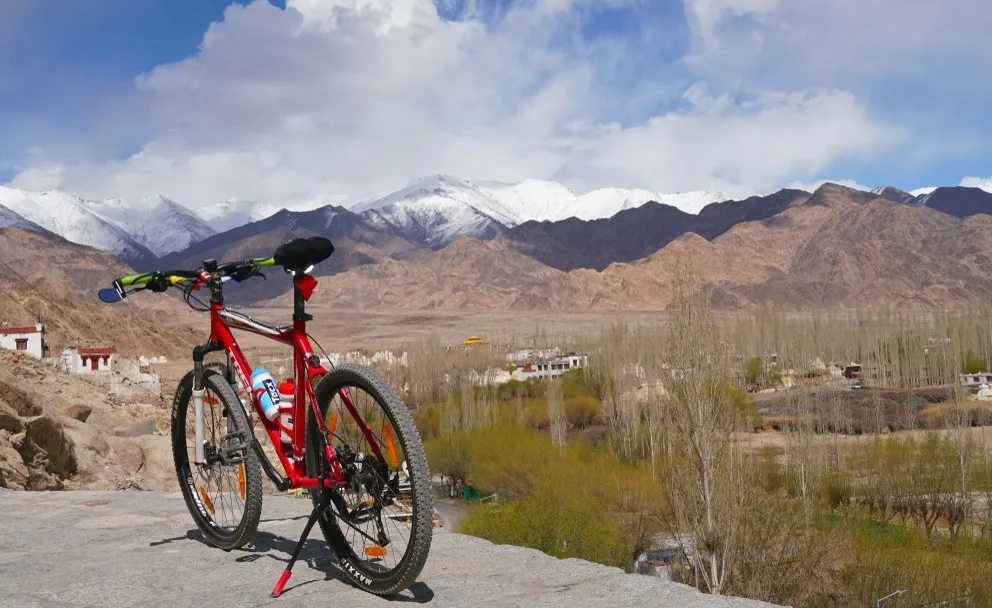 manali leh cycling