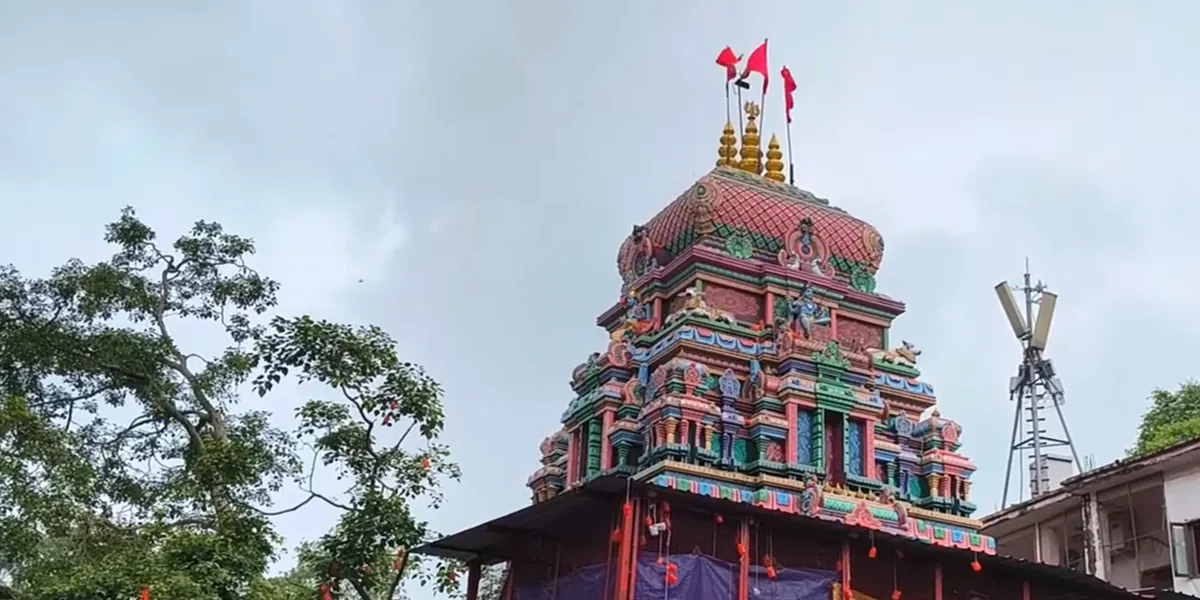 neelkanth temple architecture style with ancient carvings