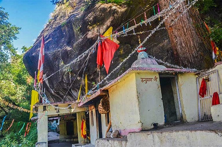 Kalpeshwar temple is one of the panch kedar temple whihc remains open throughout the year
