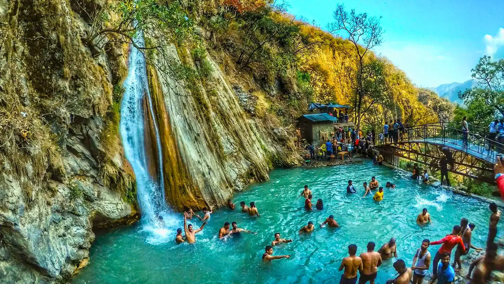 neer garh waterfall in rishikesh