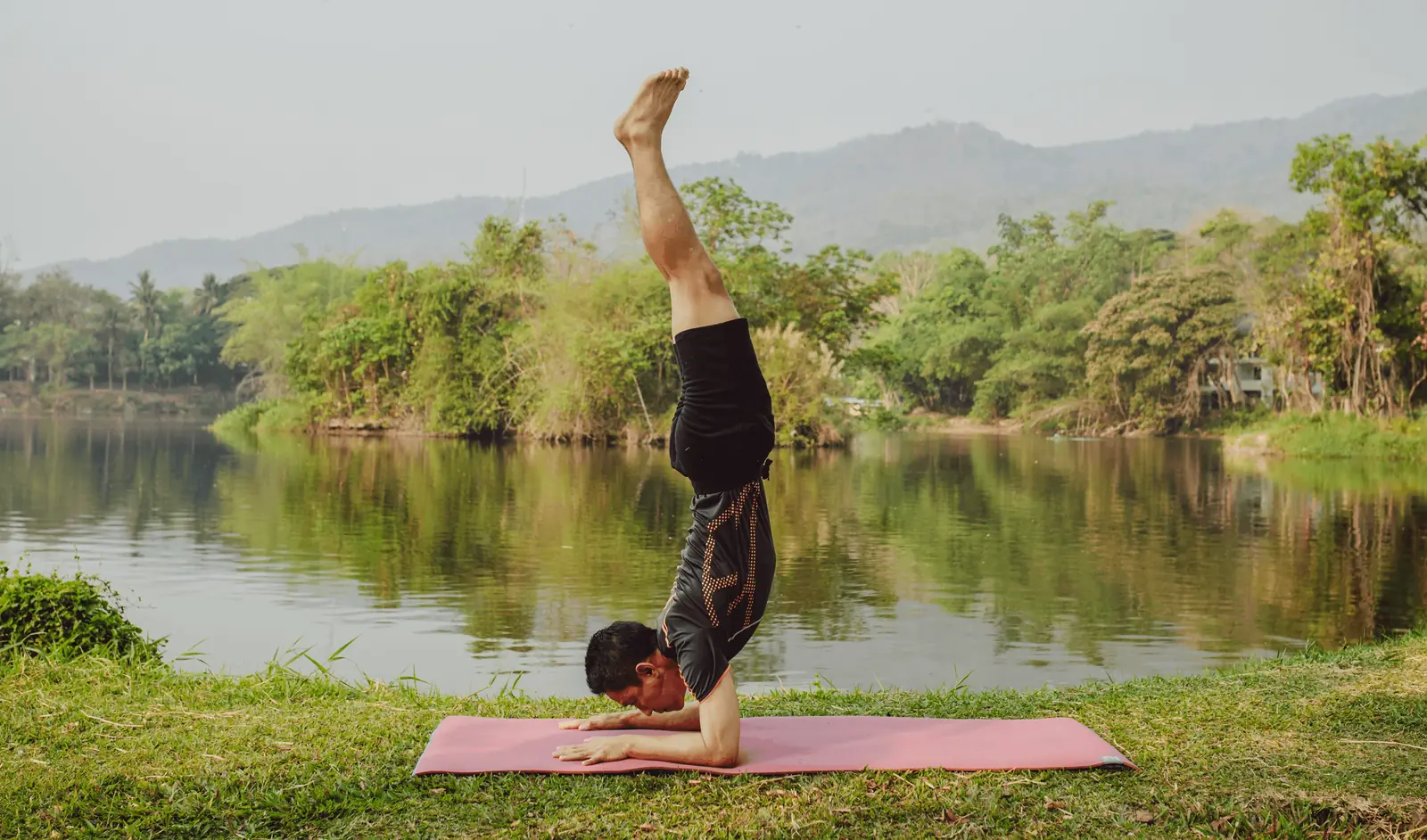 yoga ashrams in rishikesh