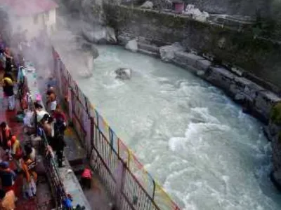 narad kund and surya kund the hot water ponds located near badrinath temple