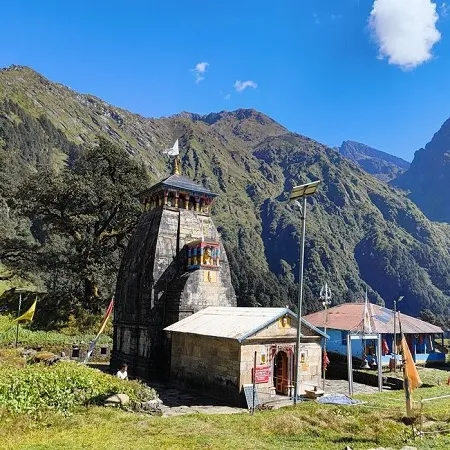 madhyamaheshwar shiva temple