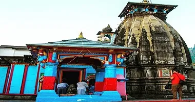 omkareshwar temple in ukhimath