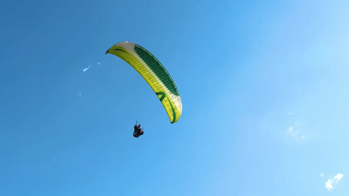 paragliding at bir biling