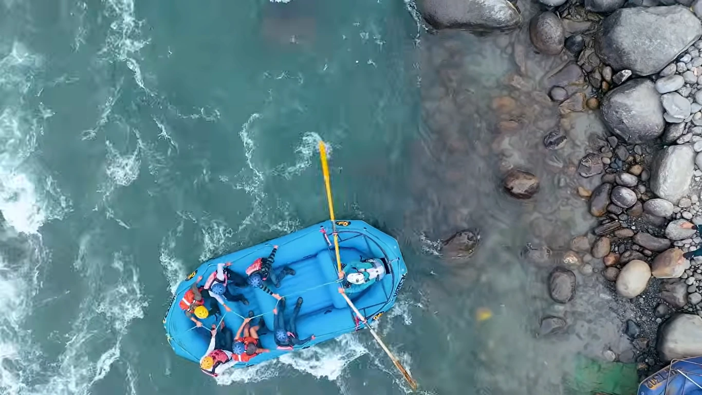 river rafting in beas river