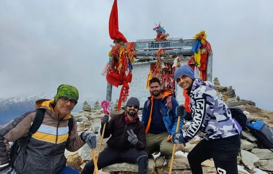 Manchala Mushafir group clicking photo at chandrashila peak on successful completion of total distance of chopta tungnath trek