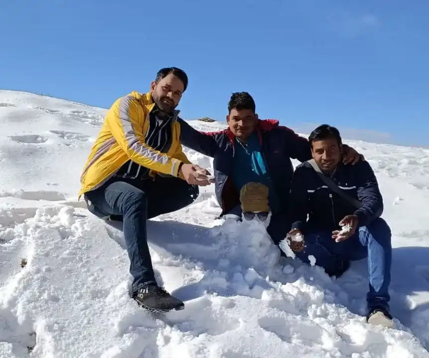 A Trekking group of Manchala Mushafir Posing at Laka glacier trek summit