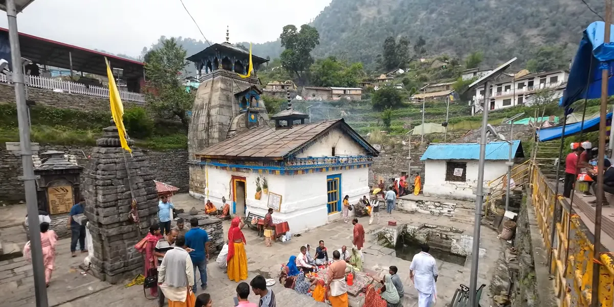 triyuginarayan tenmple in uttarakhand marriage place of lord shiva and goddess parvati