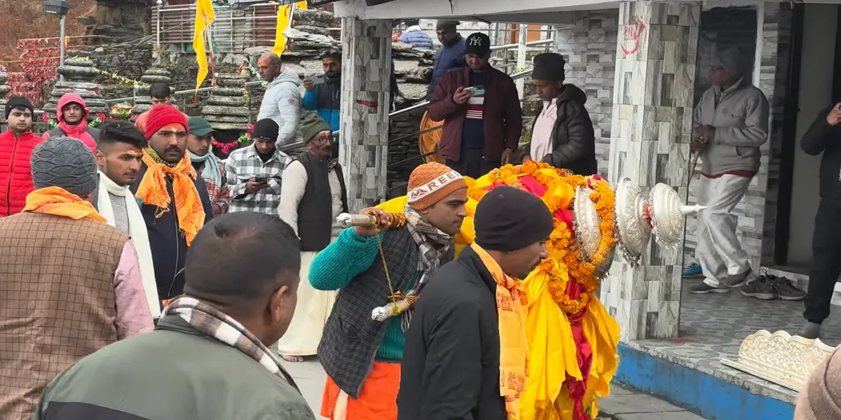tungnath temple closing ceremony ritual when the utsav murti is carried to the makkumath temple from the tungnath temple