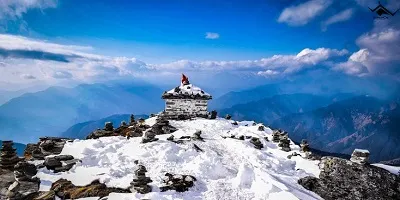 chandrashila peak located at 1 kms from Tungnath temple
