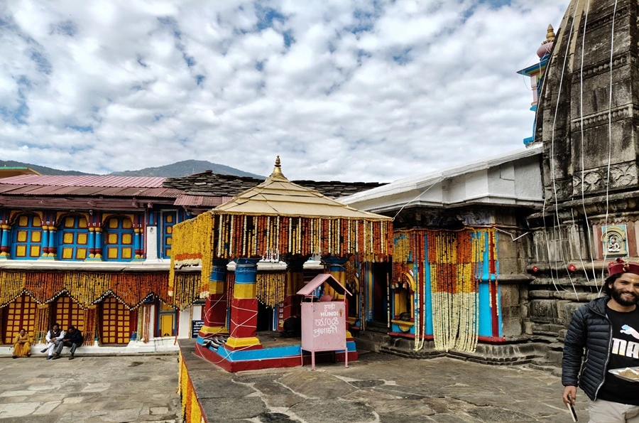 Omkareshwar temple beautifully decorated with flowers on the occassion of Mahashivratri for date announcement ceremony of Kedarnath yatra