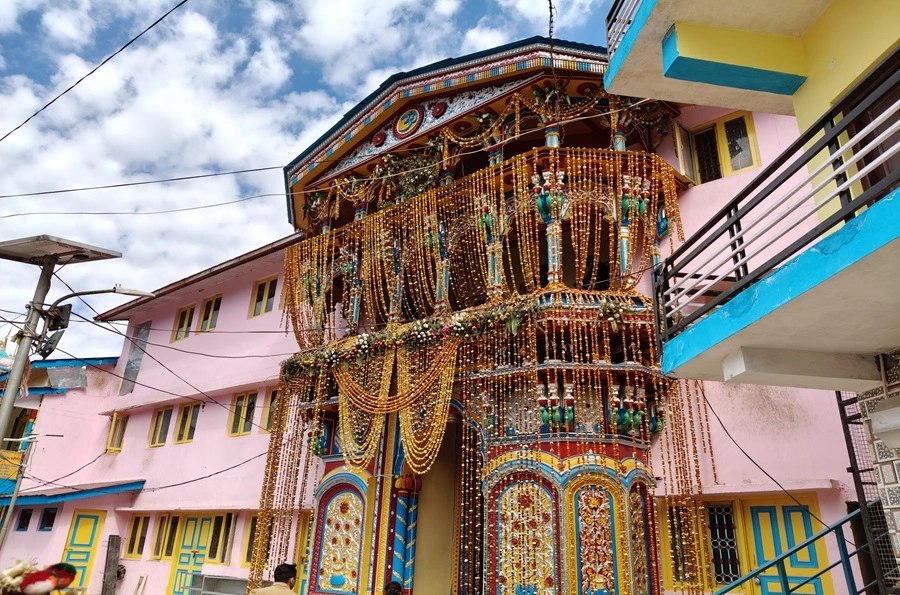 Ukhimath temple- Omkeshwar dham-kedarnath yatra- entrace decorated with flowers