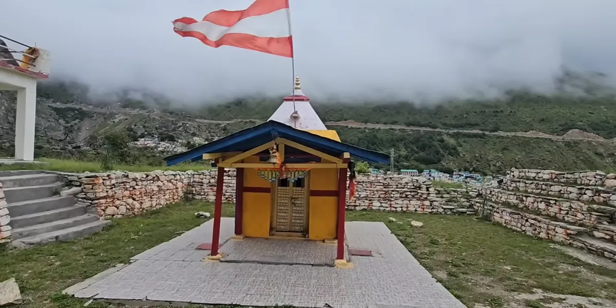 mata murti temple near badrinath and vasudhara falls