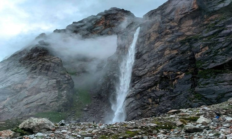 Vasudhara Falls Trek Guide Near Badrinath: Distance, Route & Mystery