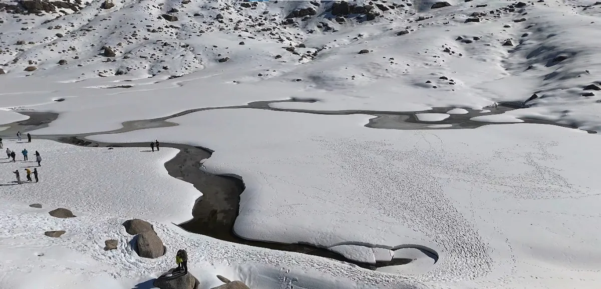 kareri lake trek in winter in dharamshala