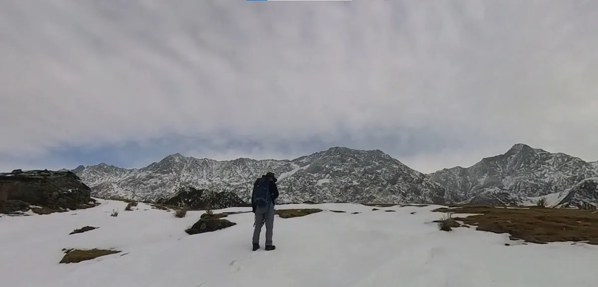 tharthan trek in dharamshala in winter