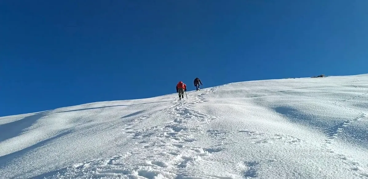 patalsu peak trek in winter