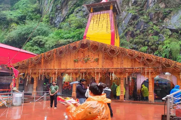 yamunotri temple photos and beautiful view all around